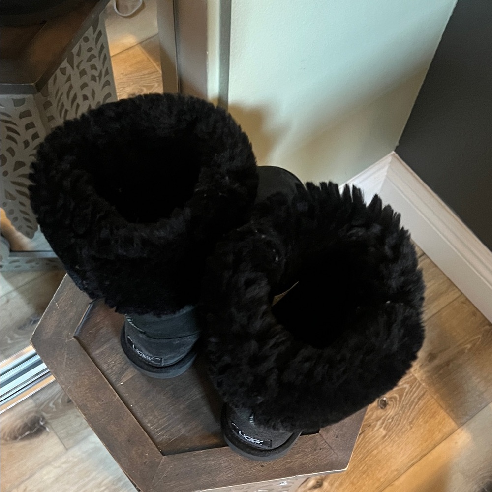 UGG, size 6, Classic Black Tall Boots - Picture 13 of 14